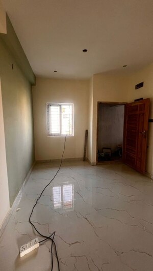 Room in 2 BHK Builder Floor at Mannivakkam – for Sale