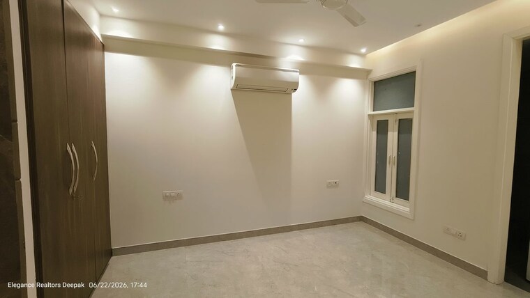 Room, vasant kunj 3 Bedroom 1800 Sq.Ft. Builder Floor In Vasant Kunj Delhi 10471682