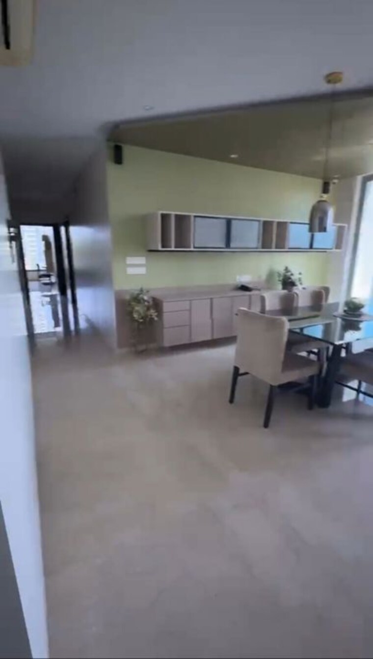 Team Area, oberoi-realty-esquire 3 Bedroom 1367 Sq.Ft. Apartment In Goregaon East Mumbai 10471669
