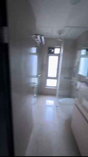 Room in 3 BHK Apartment at Oberoi Realty Esquire, Goregaon East – for Rent
