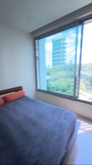 Room in 3 BHK Apartment at Oberoi Realty Esquire, Goregaon East – for Rent