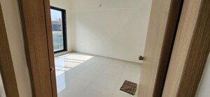 Room in 2 BHK Builder Floor at Kohinoor Sapphire, Tathawade – for Sale