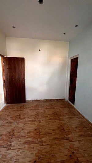 Room in 2 BHK Builder Floor at Mannivakkam – for Sale