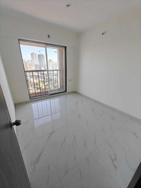 1 BHK + Extra Room Apartment For Rent in Metropolis Bayside