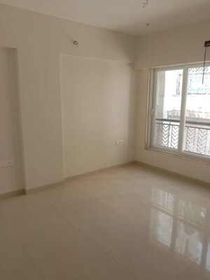 Room in 3 BHK Apartment at Kailash CHS Bandra, Bandra West – for Rent