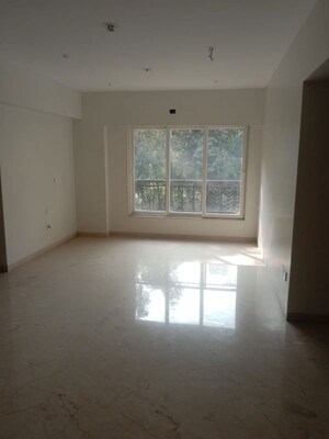Room in 3 BHK Apartment at Kailash CHS Bandra, Bandra West – for Rent