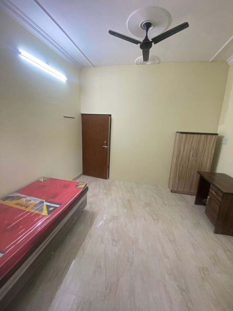 Bedroom, vineet khand Pg For Girls In Vineet Khand 10471752