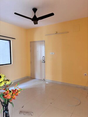 Room in 3 BHK Apartment at DTC Southern Heights, Joka – for Rent