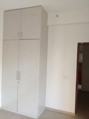 Room in 3 BHK Apartment at Saya Zion, Sector 4 Greater Noida – for Rent