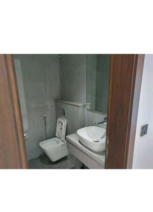 Bathroom in 4 BHK Apartment at Emaar Emerald Floors Premier, Sector 65 – for Rent