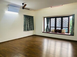Room in 3.5 BHK Apartment at Prestige Kenilworth, Vasanth Nagar – for Sale