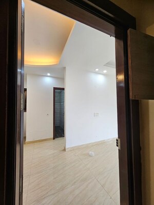 Room in 3 BHK Builder Floor at Palm Residency Chhatarpur, Chattarpur – for Rent