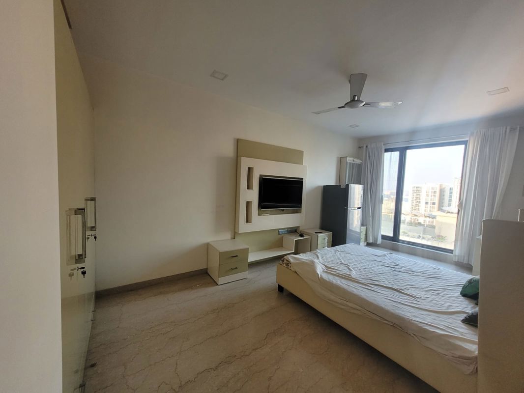 3 BHK 1520 Sq.Ft. Apartment in Rustomjee Oriana