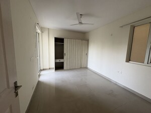 Room in 2.5 BHK Apartment at BPTP Park Prime, Sector 66 – for Rent