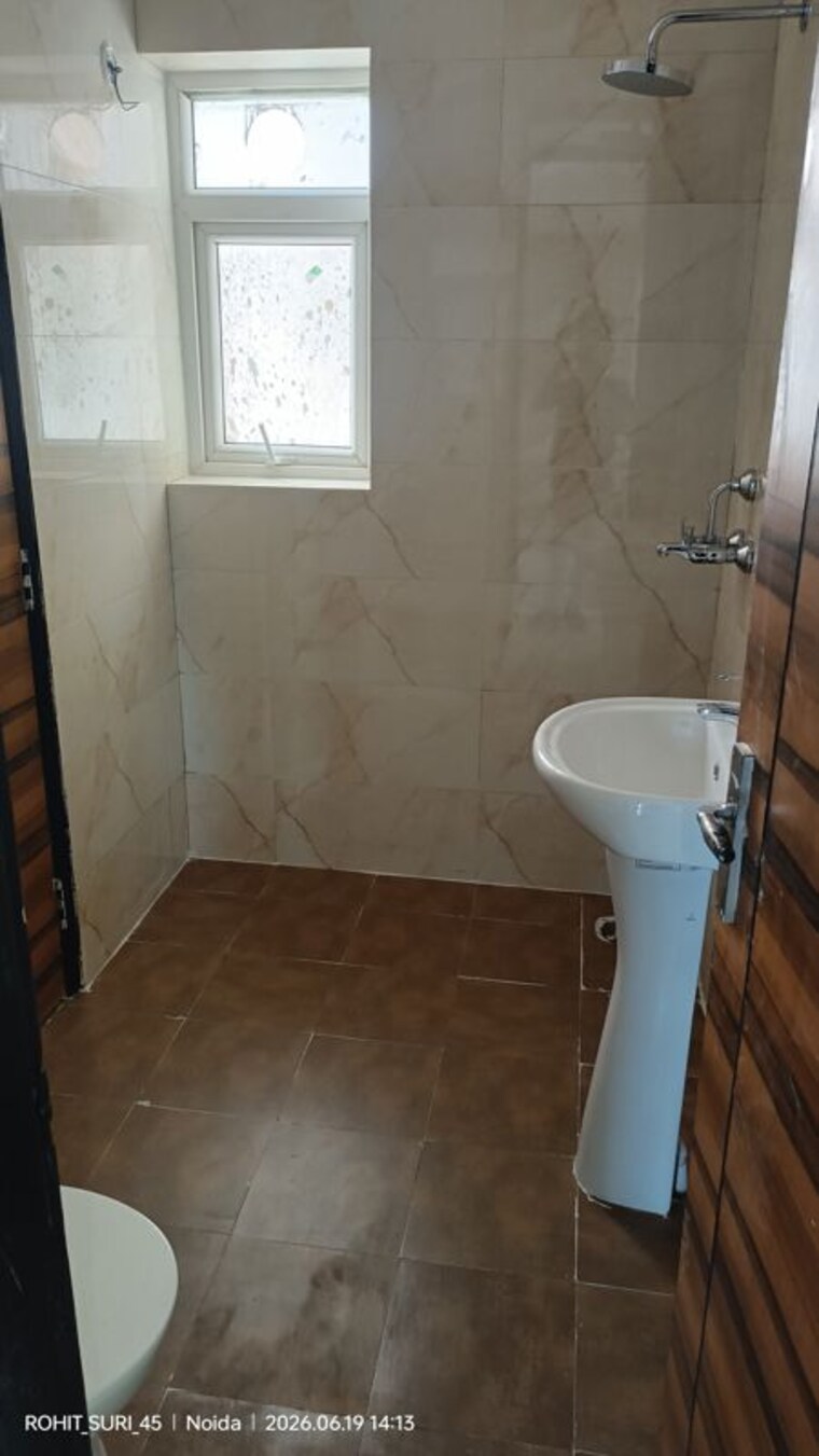 Bathroom, samridhi-luxuriya-avenue 2.5 Bedroom 1165 Sq.Ft. Apartment In Sector 150 Noida 10471825