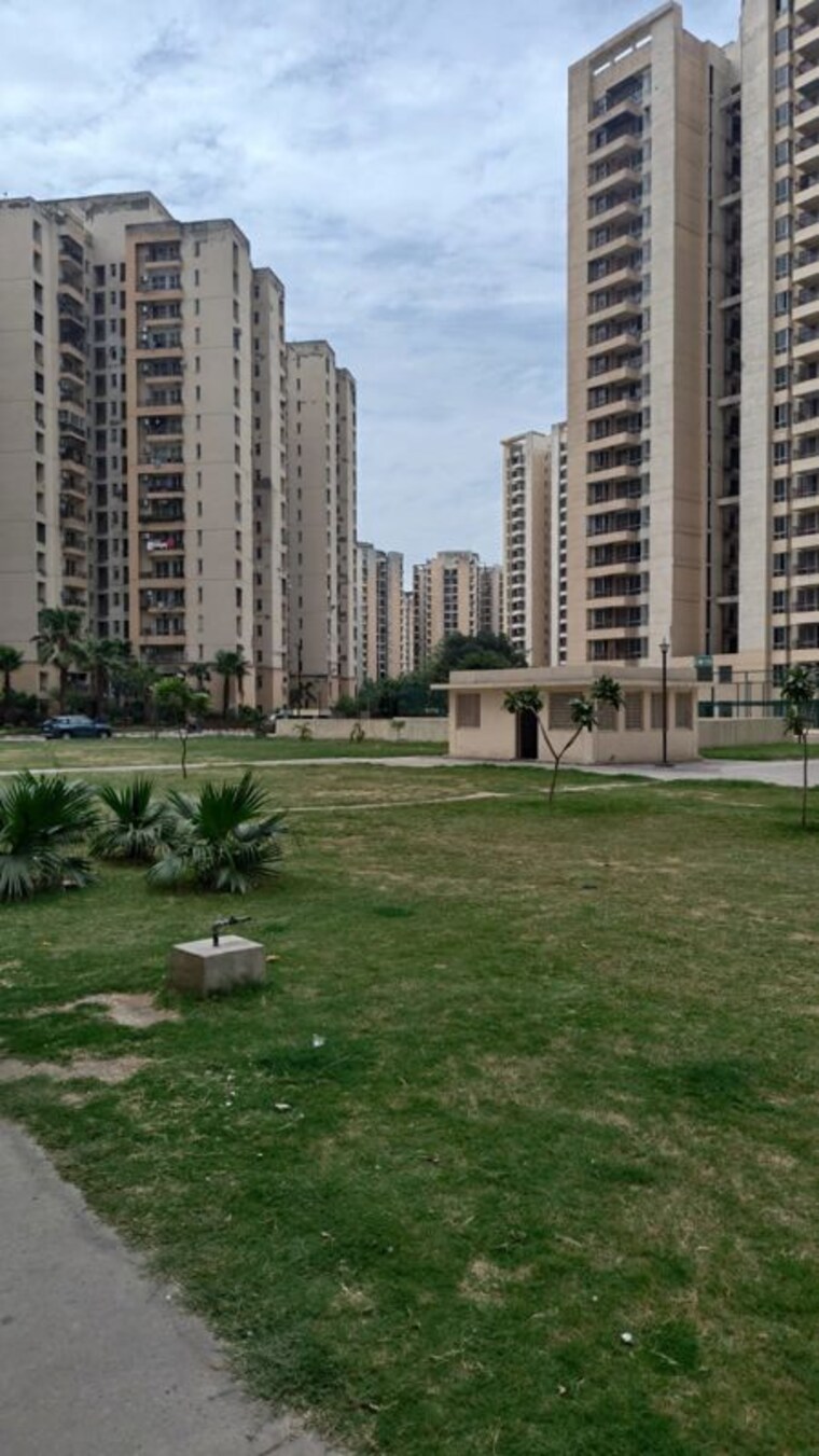 Exterior View, jaypee-green-kosmos-phase-ii 3.5 Bedroom 1360 Sq.Ft. Apartment In Sector 134 Noida 10471822