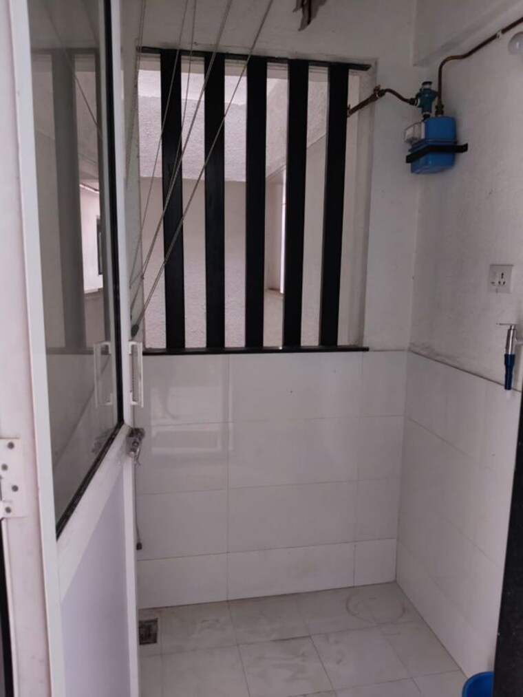 Bathroom, lohia-odela 2 Bedroom 1000 Sq.Ft. Apartment In Bavdhan Pune 10471927