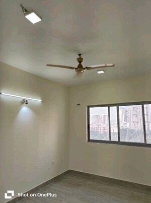 Room in 2 BHK Apartment at Lodha Luxuria Priva, Majiwada – for Rent