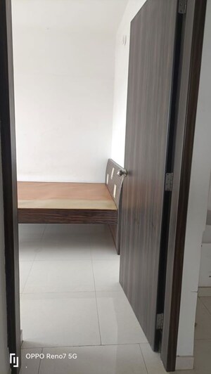 Room in 2 BHK Apartment at Goel Ganga Altus, Kharadi – for Rent