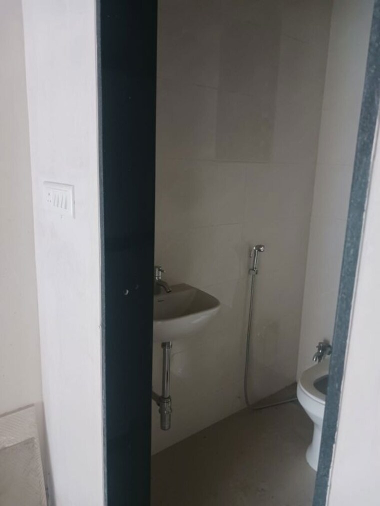 Bathroom, marathon-millennium Commercial Office Space 450 Sq.Ft. In Mulund West Mumbai 10471982