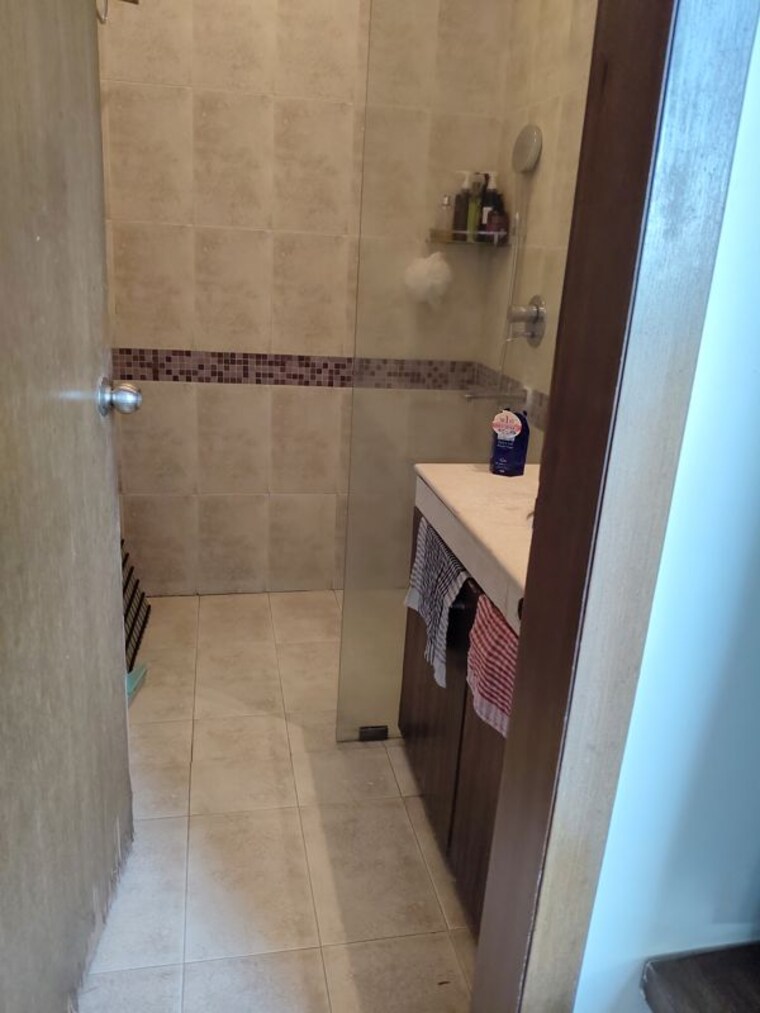 Bathroom, samartha-meghdoot-apartment 3 Bedroom 1500 Sq.Ft. Apartment In Andheri West Mumbai 10471973