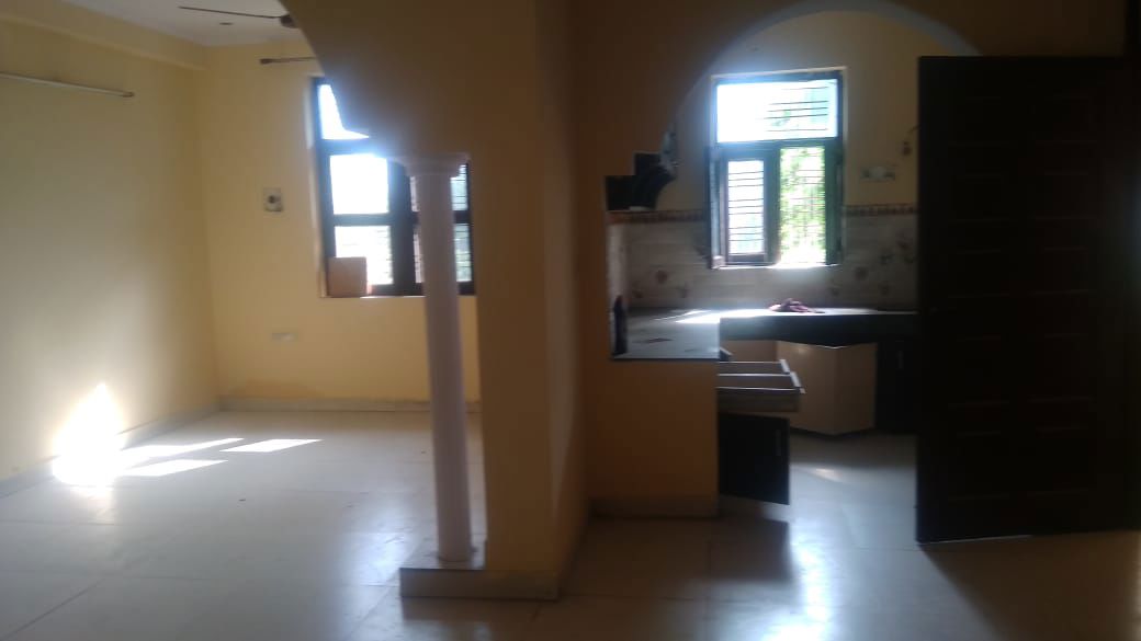 3 BHK + Extra Room 1800 Sq.Mt. Apartment in Eldeco Green Meadows