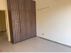 Room in 3 BHK Builder Floor at Emaar MGF Emerald Hills, Sector 65 – for Sale