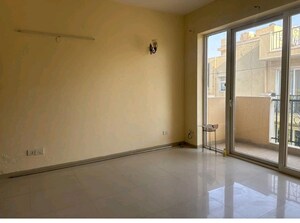 Room in 3 BHK Builder Floor at Emaar MGF Emerald Hills, Sector 65 – for Sale