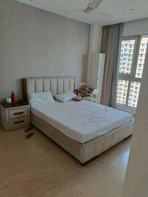 Master Bedroom in 2 BHK Apartment at Hiranandani Castle Rock, Powai – for Rent