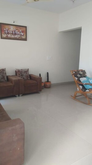 2 BHK Apartment For Rent in Raheja Vistas Premiere, Mohammadwadi