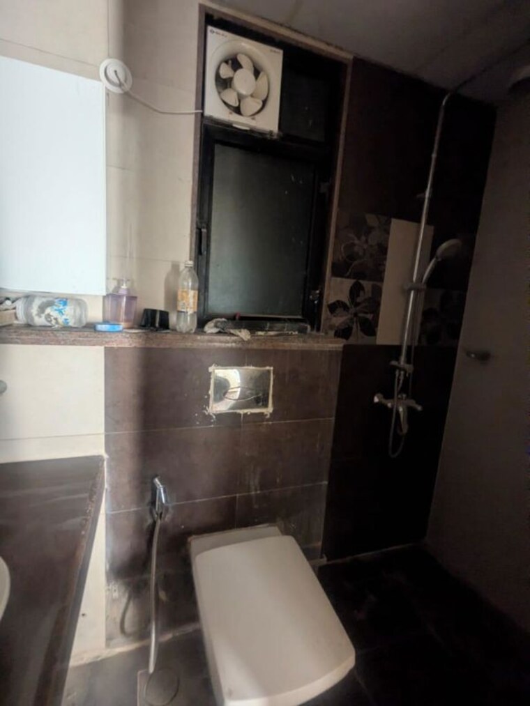 Bathroom, raheja-vistas-premiere 2 Bedroom 1250 Sq.Ft. Apartment In Mohammadwadi Pune 10472021