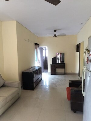 Living Room in 2.5 BHK Villa at Sector 28 – for Rent