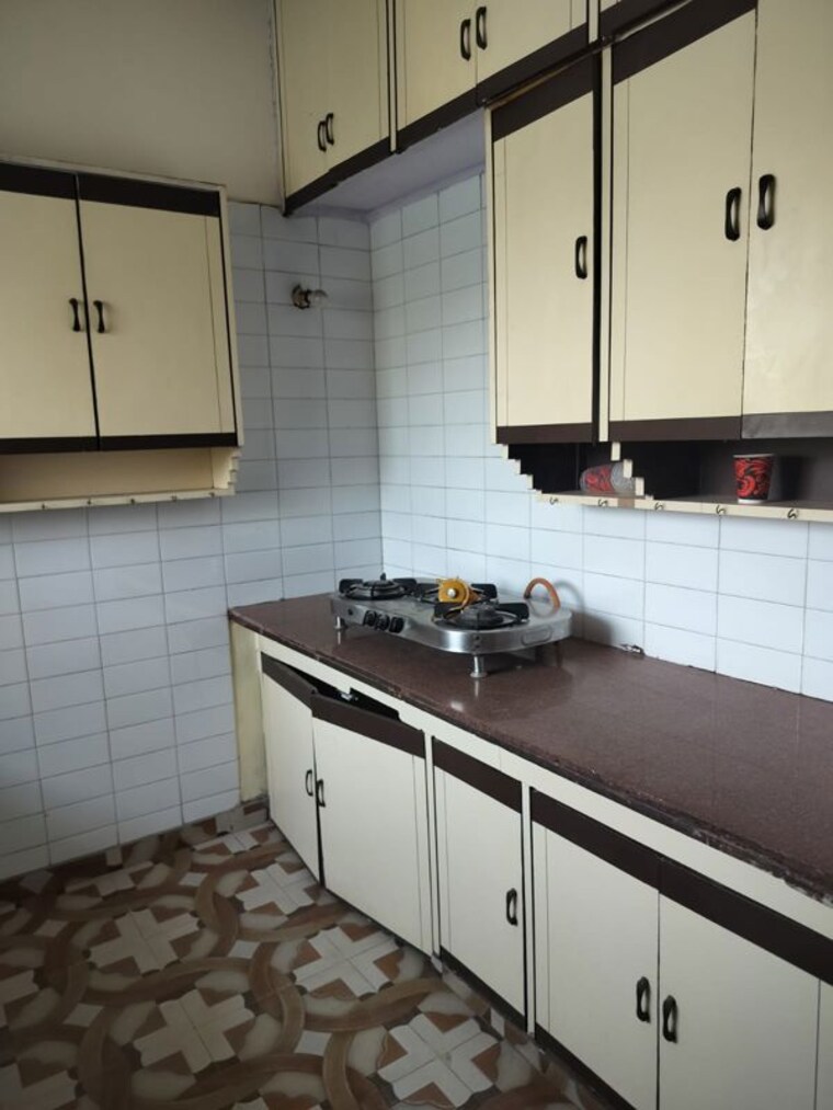 Kitchen, sector 28 2.5 Bedroom 450 Sq.Mt. Villa In Sector 28 Noida 10472015