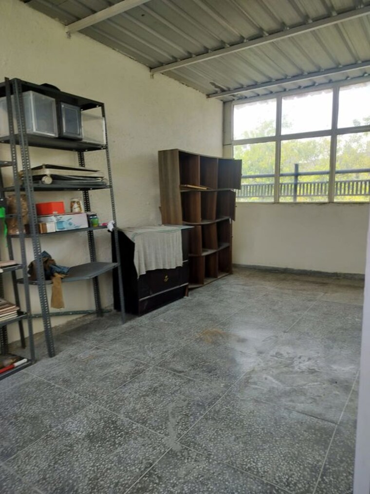  Parking, sector 28 2.5 Bedroom 450 Sq.Mt. Villa In Sector 28 Noida 10472015