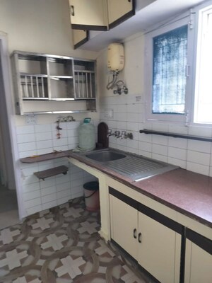 Kitchen in 2.5 BHK Villa at Sector 28 – for Rent