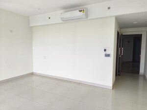 Room in 2 BHK Apartment at Dynamix Divum, Malad East – for Sale