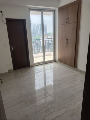 Room in 2 BHK Apartment at Supertech The Romano, Sector 118 – for Rent