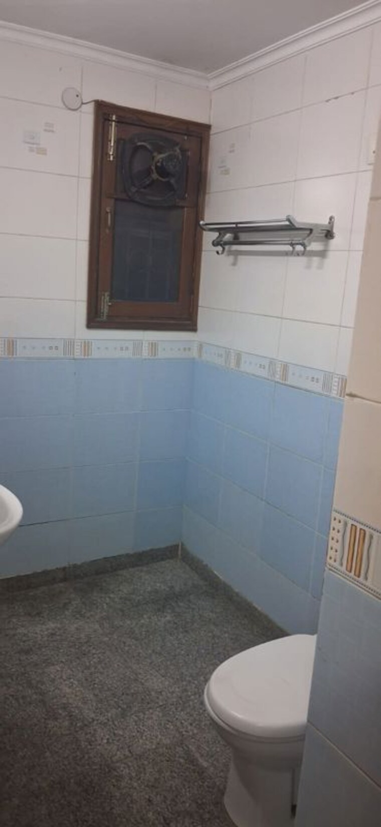 Bathroom, vasant kunj 3 Bedroom 1500 Sq.Ft. Apartment In Vasant Kunj Delhi 10472106