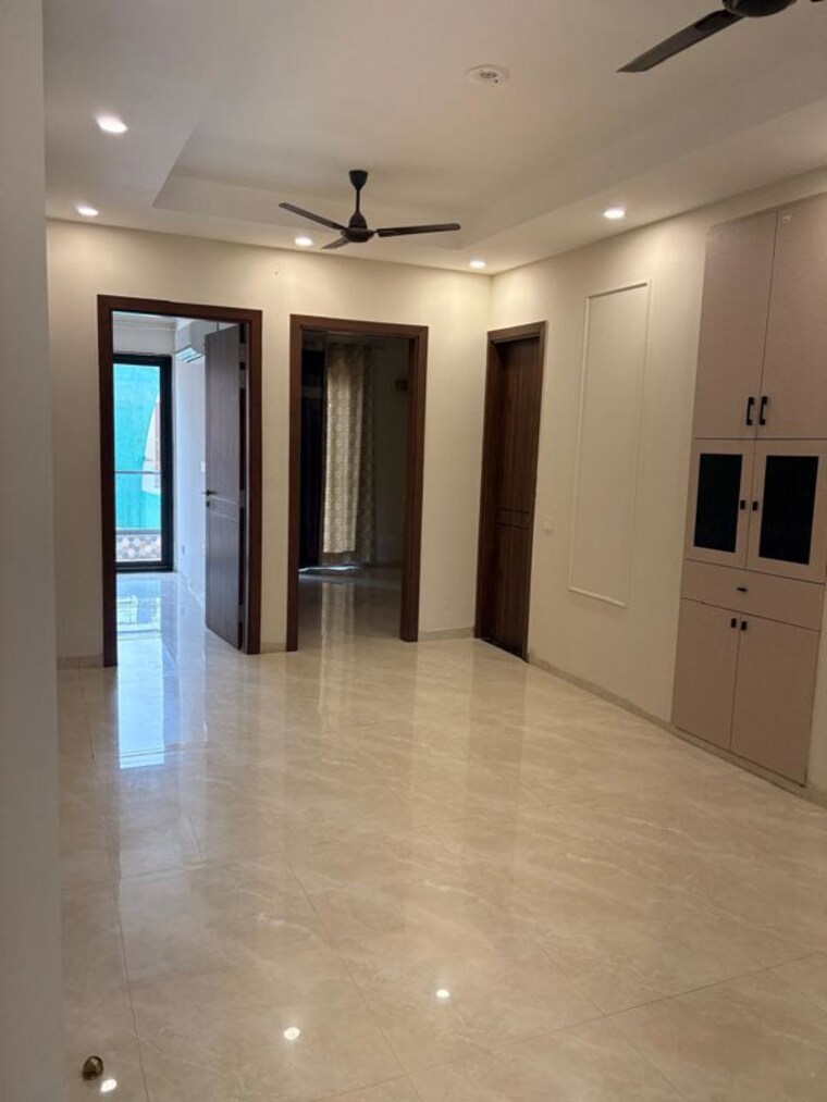 Room, dlf-city-gurgaon 3 Bedroom 250 Sq.Ft. Builder Floor In Sector 27 Gurgaon 10444959