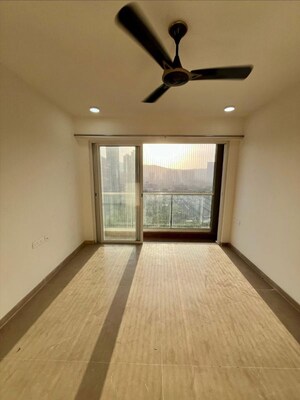 Room in 1 BHK Apartment at Indiabulls One Indiabulls, Pokhran Road No Two – for Rent