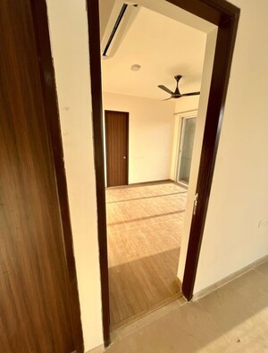 Room in 1 BHK Apartment at Indiabulls One Indiabulls, Pokhran Road No Two – for Rent