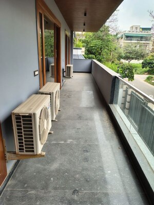 Balcony in 4 BHK Builder Floor at Sector 25 – for Rent