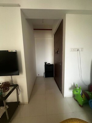 Room in 2 BHK Apartment at Abhinav Pebbles 2, Bavdhan – for Rent