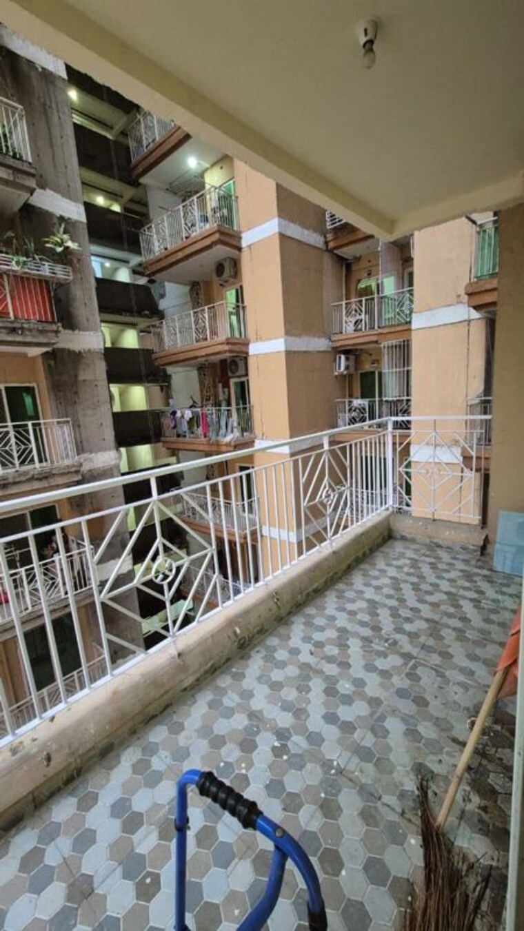 Balcony, mahaluxmi-migsun-ultimo 3 Bedroom 1750 Sq.Ft. Apartment In Omicron Iii Greater Noida Greater Noida 10472196