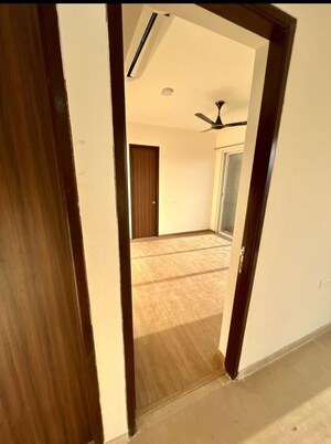 Room in 1 BHK Apartment at Indiabulls One Indiabulls, Pokhran Road No Two – for Rent