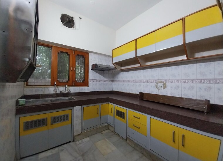 Kitchen, sector 19 6+ Bedroom 168 Sq.Mt. Independent House In Sector 19 Noida 10472204