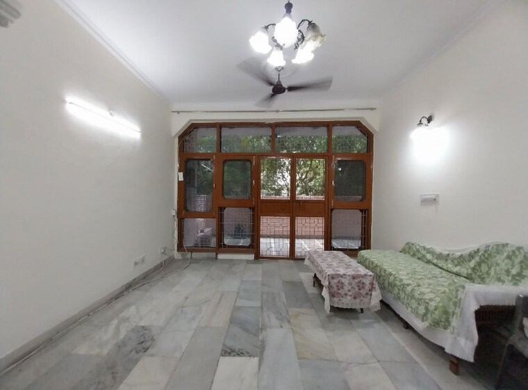 Bedroom, sector 19 6+ Bedroom 168 Sq.Mt. Independent House In Sector 19 Noida 10472204