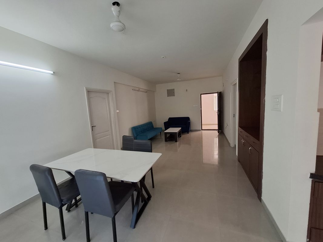 2 BHK + Pooja Room 1325 Sq.Ft. Apartment in Babukhan Solitaire