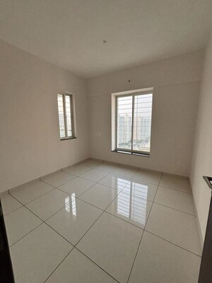 Room in 2 BHK Apartment at VJ YashOne Infinitee, Tathawade – for Rent