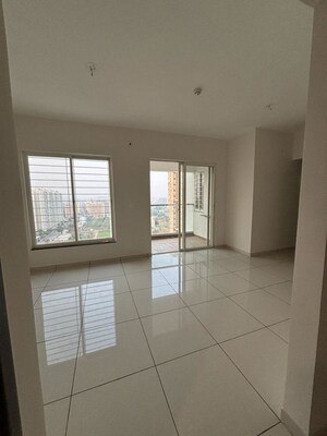 Room in 2 BHK Apartment at VJ YashOne Infinitee, Tathawade – for Rent